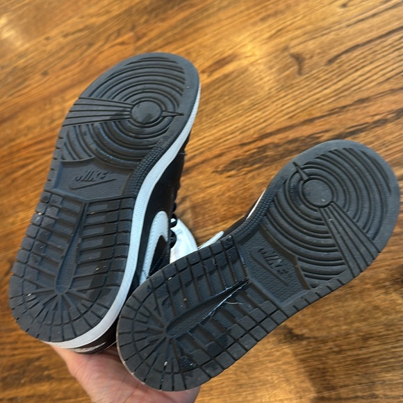 Two pair Air Jordan low Kids' Sneakers - White and Black Duo- read description - Picture 3 of 7